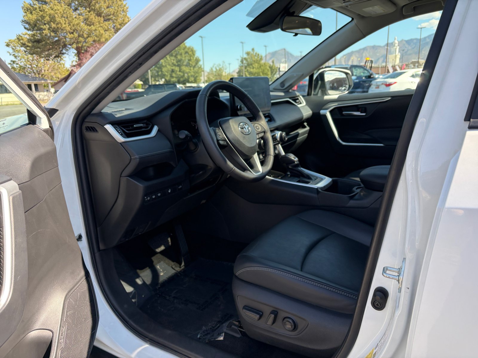 Used 2023 Toyota RAV4 XLE Premium AWD/4WD image 10