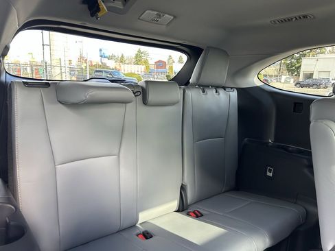 Certified 2023 Toyota Highlander Bronze Edition image 16