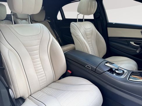 Used 2020 Mercedes-Benz S 560 Sedan image 24