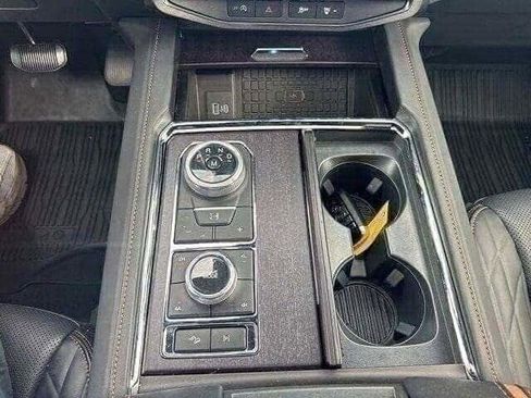 Used 2024 Ford Expedition Max Platinum image 37