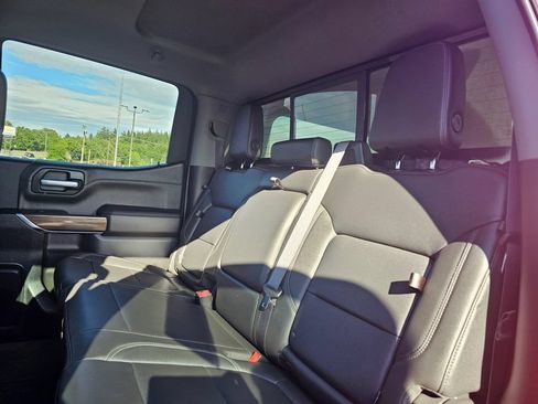 Used 2021 Chevrolet Silverado 1500 LT Trail Boss AWD/4WD image 17