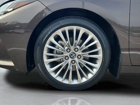 Certified 2019 Toyota Avalon Limited FWD image 26