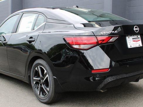 New 2025 Nissan Sentra SV image 3