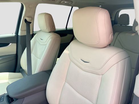 Used 2024 Cadillac XT6 Premium Luxury w/ Technology Package FWD image 22