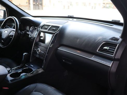 Used 2019 Ford Explorer Sport AWD/4WD image 17