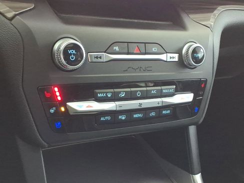 Used 2020 Ford Explorer Limited image 13