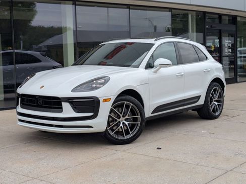 Certified 2026 Porsche Macan AWD/4WD image 1