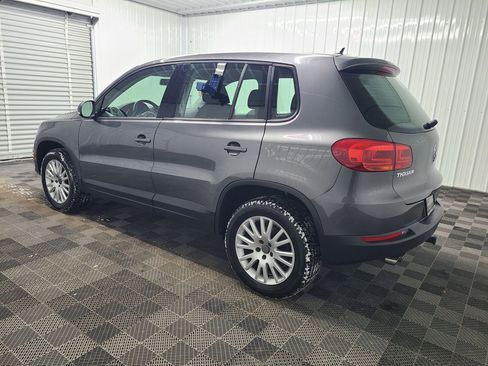 Used 2014 Volkswagen Tiguan S image 9