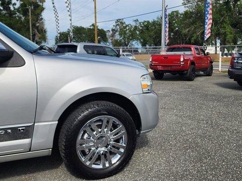 Used 2010 Lincoln Navigator L 4WD image 7