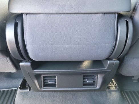 Used 2022 Chevrolet Silverado 1500 Custom image 15