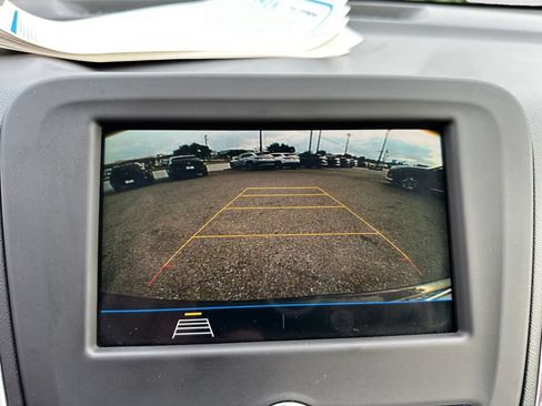Used 2019 Chevrolet Equinox LT FWD image 19