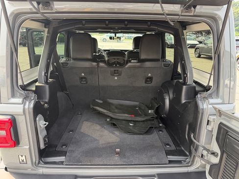Used 2021 Jeep Wrangler Unlimited Sahara w/ Uconnect 4C Nav & Sound Group AWD/4WD image 30