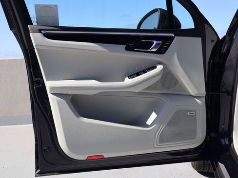 New 2026 Porsche Macan AWD/4WD image 13