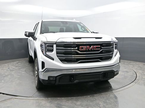 Used 2025 GMC Sierra 1500 SLT image 4