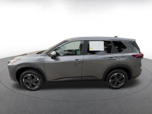 Used 2025 Nissan Rogue SV FWD image 9