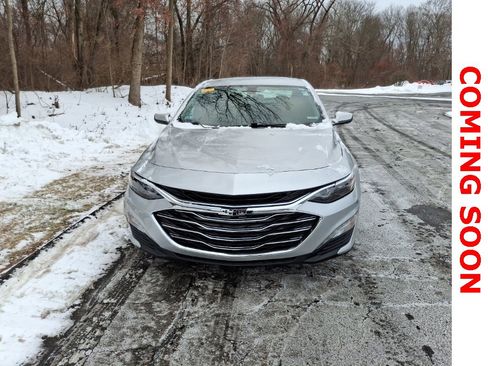 Used 2022 Chevrolet Malibu LT image 2