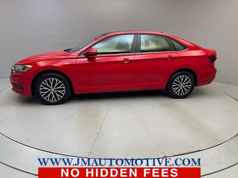 Used 2020 Volkswagen Jetta SE w/ SE Cold Weather Package FWD image 2