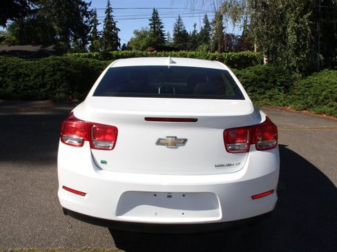 Used 2015 Chevrolet Malibu LT FWD image 12