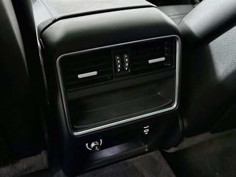 Certified 2023 Porsche Cayenne AWD/4WD image 27