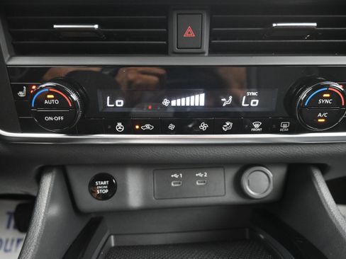 Used 2026 Nissan Rogue SV w/ SV Premium Package AWD/4WD image 16