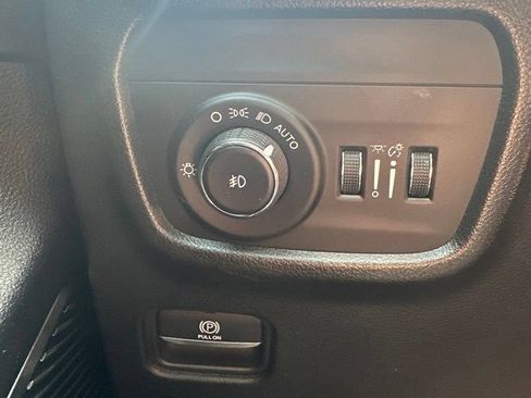 Used 2023 Jeep Grand Cherokee L Summit w/ Advanced Protech Group IV AWD/4WD image 17