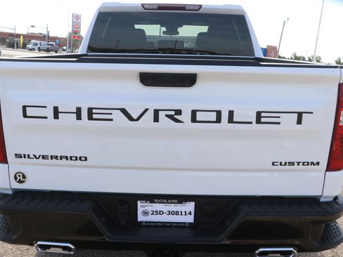 New 2026 Chevrolet Silverado 1500 Custom Trail Boss w/ LPO, Dark Essentials Package image 6