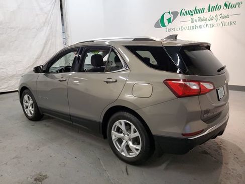 Used 2019 Chevrolet Equinox LT w/ Sun & Navigation Package AWD/4WD image 3