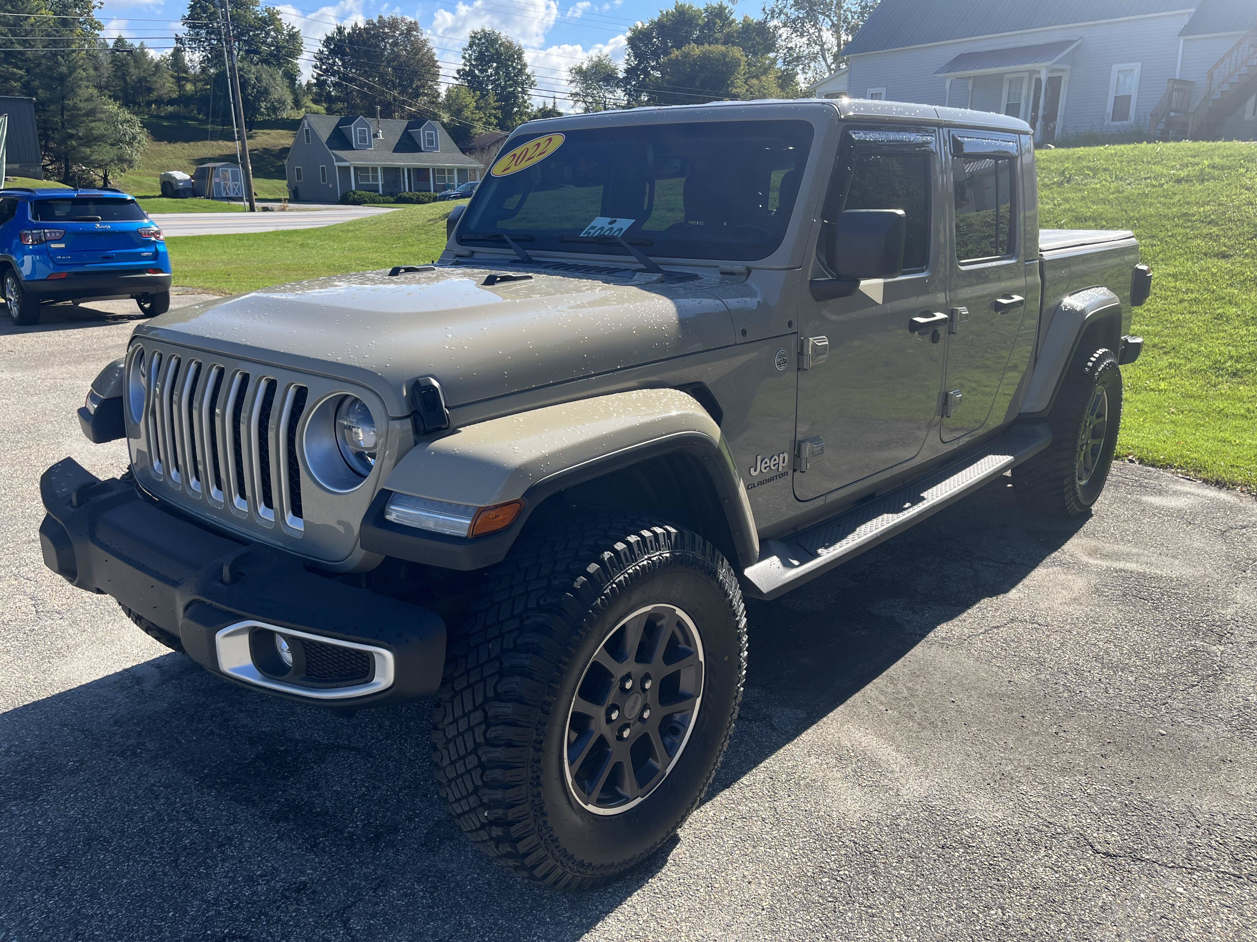 Certified 2022 Jeep Gladiator Overland w/ Popular Equipment Package AWD/4WD image 1