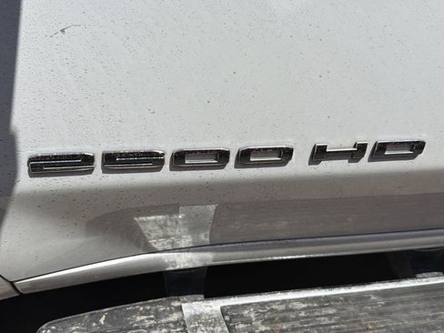 Used 2022 GMC Sierra 2500 SLE w/ SLE Value Package; AWD/4WD image 8