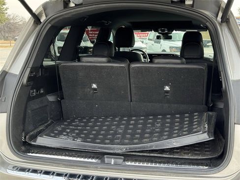 Used 2021 Mercedes-Benz GLS 450 4MATIC image 33