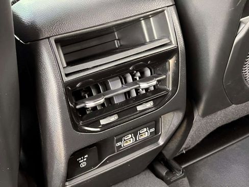 Used 2022 Jeep Grand Cherokee Altitude AWD/4WD image 18