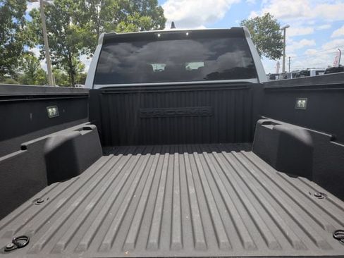 Used 2025 Toyota Tacoma SR5 AWD/4WD image 33