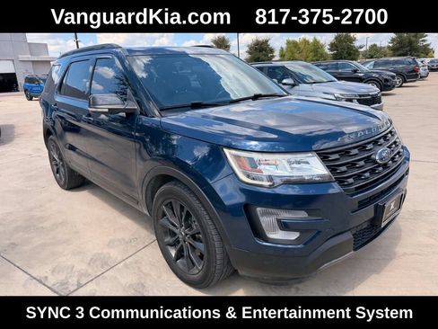 Used 2017 Ford Explorer XLT w/ Equipment Group 202A AWD/4WD image 5