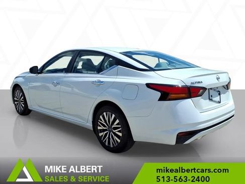 Used 2023 Nissan Altima 2.5 SV FWD image 5