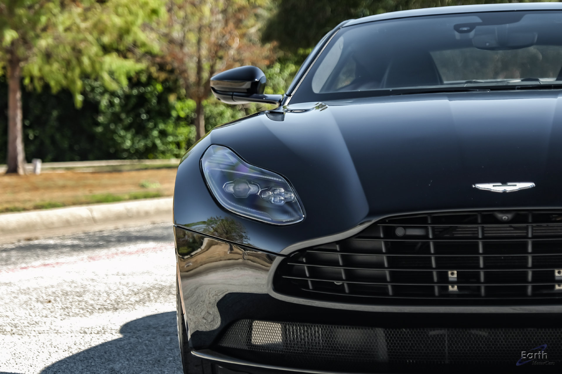 Used 2021 Aston Martin DB11 Coupe RWD image 24