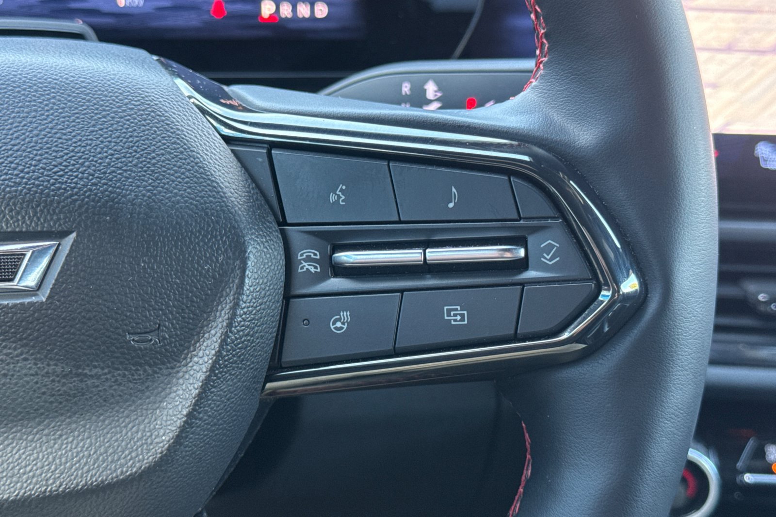 Used 2024 Chevrolet Equinox EV RS FWD image 36
