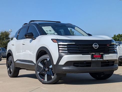 New 2026 Nissan Kicks SR FWD image 2