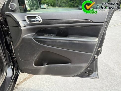 Used 2019 Jeep Grand Cherokee Altitude RWD image 29