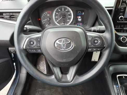 Used 2022 Toyota Corolla LE image 18
