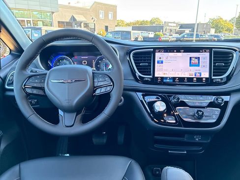 New 2026 Chrysler Pacifica Select w/ S Appearance Package image 14