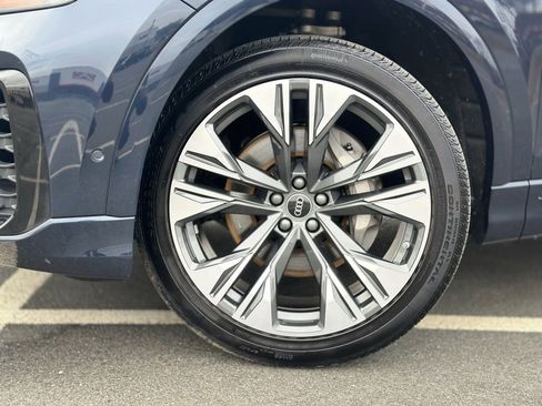 Used 2025 Audi Q8 Premium Plus image 2