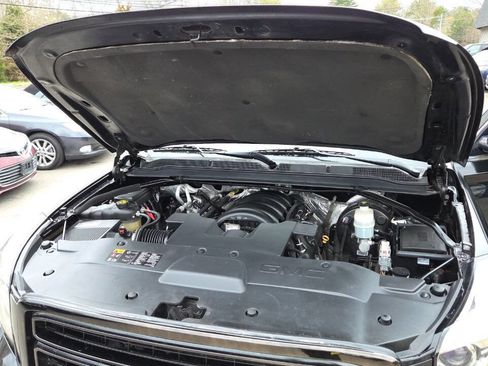 Used 2016 GMC Yukon XL SLT w/ Open Road Package AWD/4WD image 51