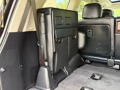 Used 2013 Lexus LX 570 4WD w/ Luxury Pkg image 27