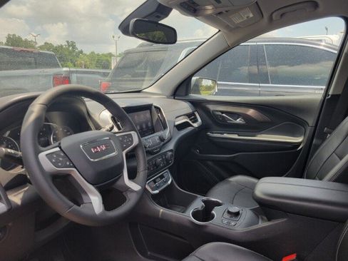 Used 2024 GMC Terrain SLT FWD image 8