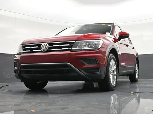 Used 2019 Volkswagen Tiguan SE w/ Panoramic Sunroof Package image 30