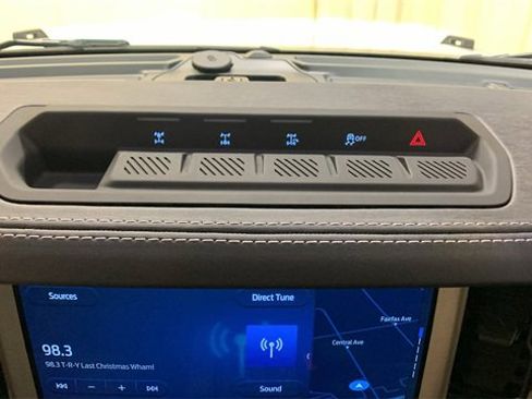 Certified 2025 Ford Bronco Outer Banks w/ Sasquatch Package image 35