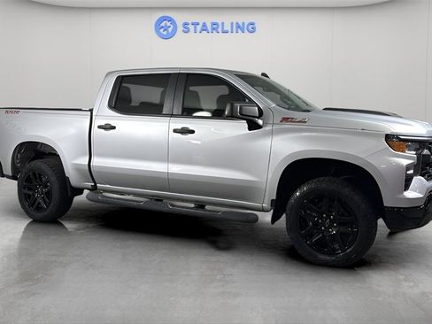 Used 2022 Chevrolet Silverado 1500 Custom Trail Boss w/ LPO, Dark Essentials Package image 12