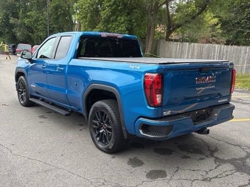 Used 2023 GMC Sierra 1500 Elevation AWD/4WD image 2