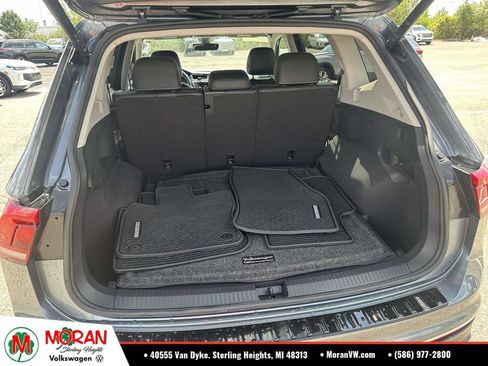 Certified 2024 Volkswagen Tiguan SE AWD/4WD image 11