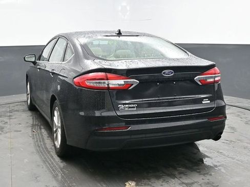 Used 2019 Ford Fusion SE FWD image 5